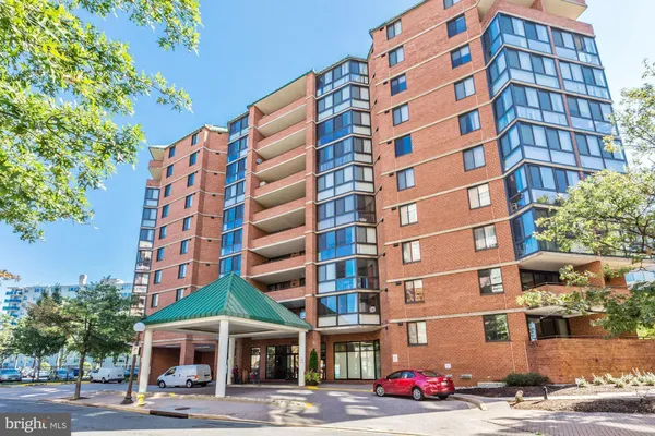 $2,700 | 1001 North Randolph Street, Unit 905, Arlington, VA 22201