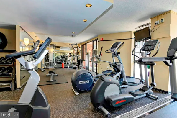 $2,700 | 1001 North Randolph Street, Unit 905, Arlington, VA 22201