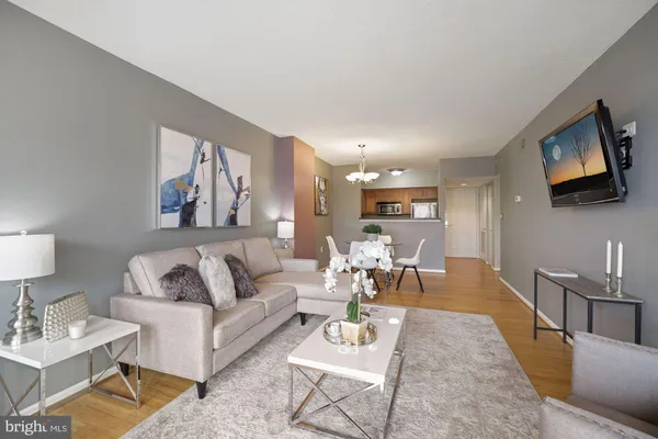 $2,700 | 1001 North Randolph Street, Unit 905, Arlington, VA 22201