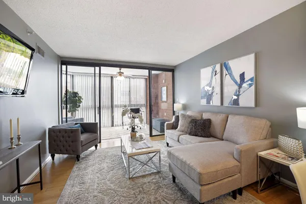 $2,700 | 1001 North Randolph Street, Unit 905, Arlington, VA 22201