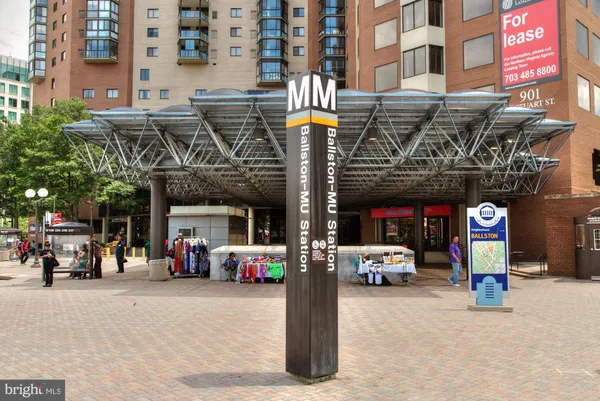 $2,700 | 1001 North Randolph Street, Unit 905, Arlington, VA 22201