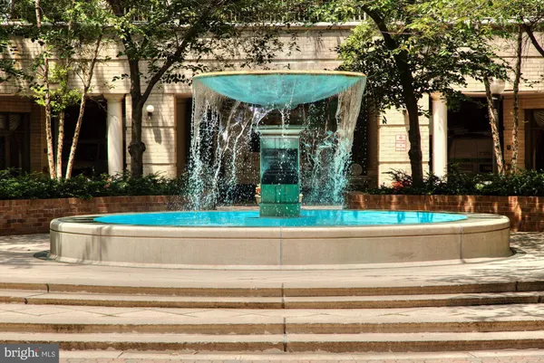 $2,700 | 1001 North Randolph Street, Unit 905, Arlington, VA 22201