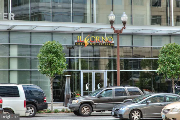 $2,700 | 1001 North Randolph Street, Unit 905, Arlington, VA 22201