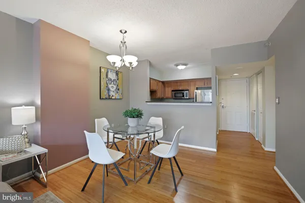 $2,700 | 1001 North Randolph Street, Unit 905, Arlington, VA 22201