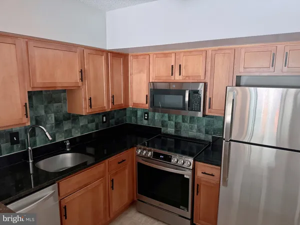 $2,700 | 1001 North Randolph Street, Unit 905, Arlington, VA 22201