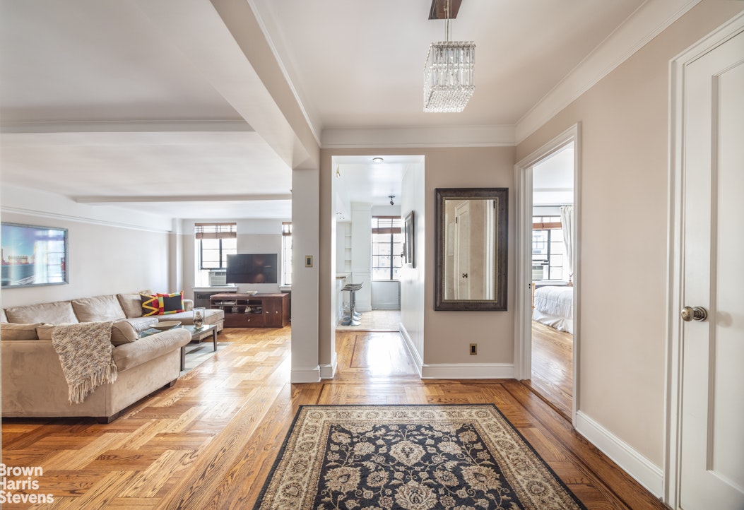 110 East 87th Street, Unit 9B Manhattan, NY 10128 - Photo 3 of 10