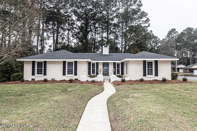 $299,800 | 1117 Parkside Drive Northwest, Wilson, NC 27896