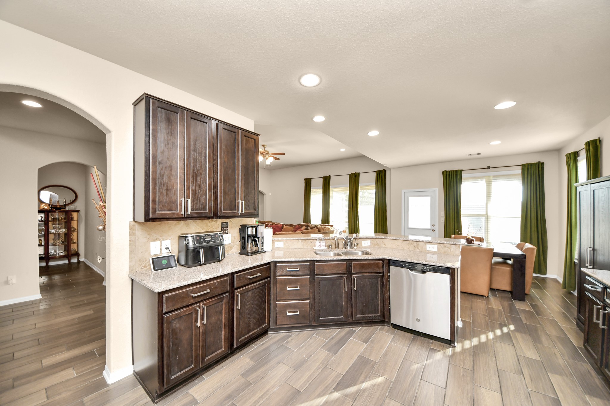 4510 Valley Rill Road Katy, TX 77449 - Photo 12 of 49 Gallery Image 12