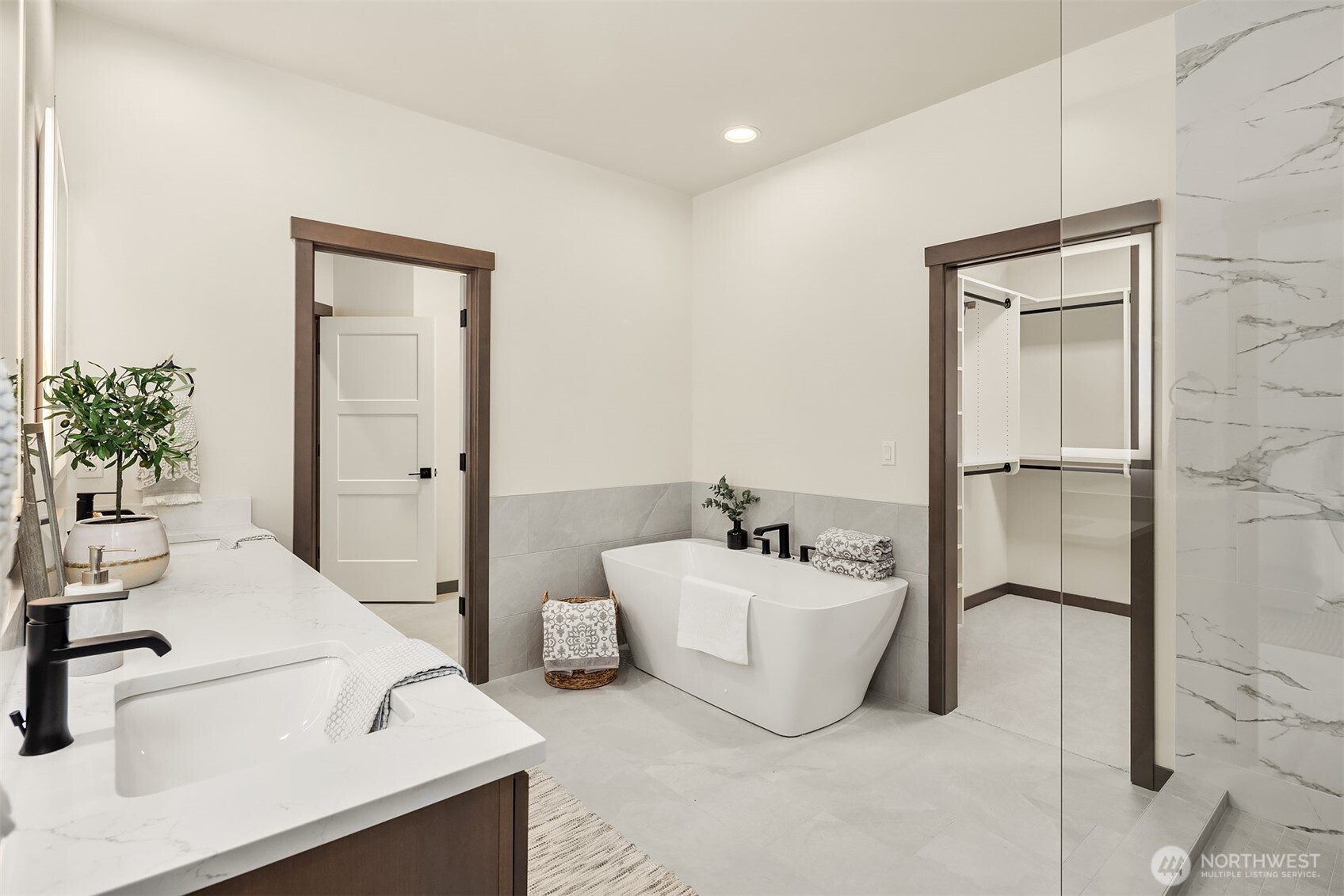 9207 Northeast 175th Street, Unit A Bothell, WA 98011 - Photo 19 of 38