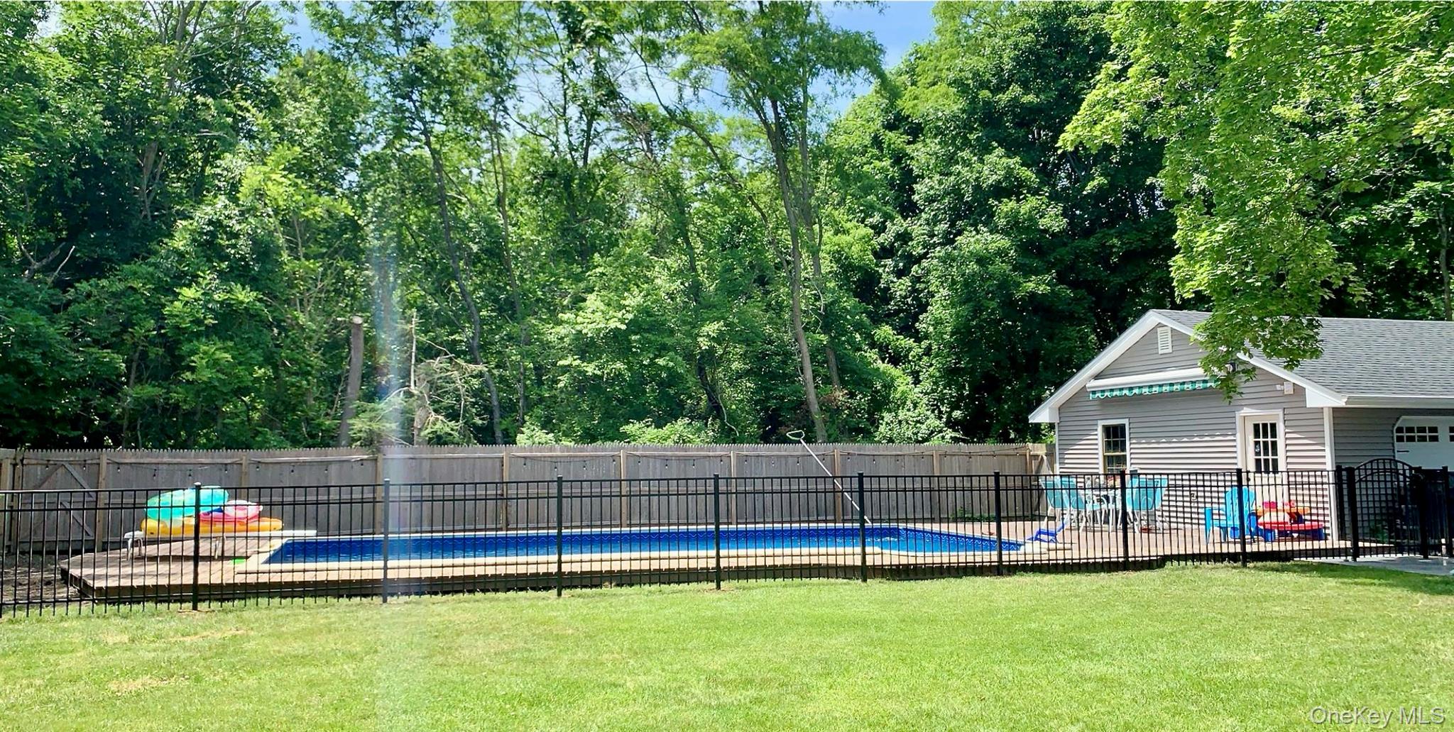 16 Old Stump Road Brookhaven, NY 11719 - Photo 2 of 3