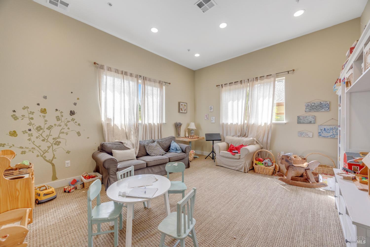 455 Sequoia Lane Sebastopol, CA 95472 - Photo 40 of 47 Common House - kid's playroom