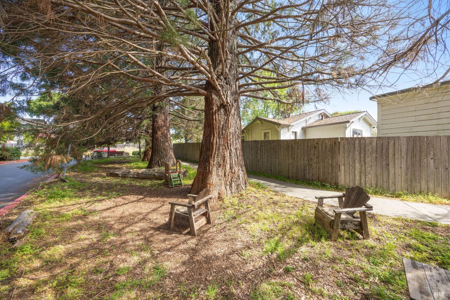 455 Sequoia Lane Sebastopol, CA 95472 - Photo 46 of 47 Area along the entry