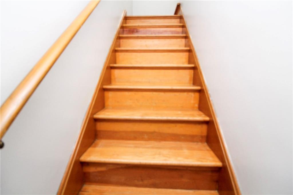 5269 West Windhaven Road Pittsburgh, PA 15205 - Photo 11 of 18 hardwood staircase
