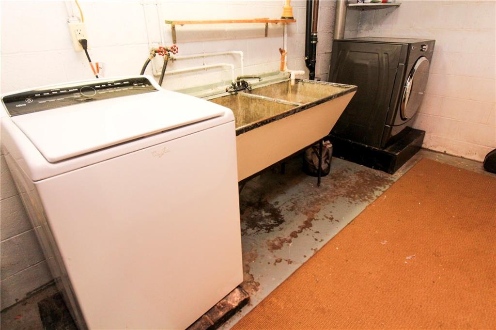 5269 West Windhaven Road Pittsburgh, PA 15205 - Photo 13 of 18 Laundry Room