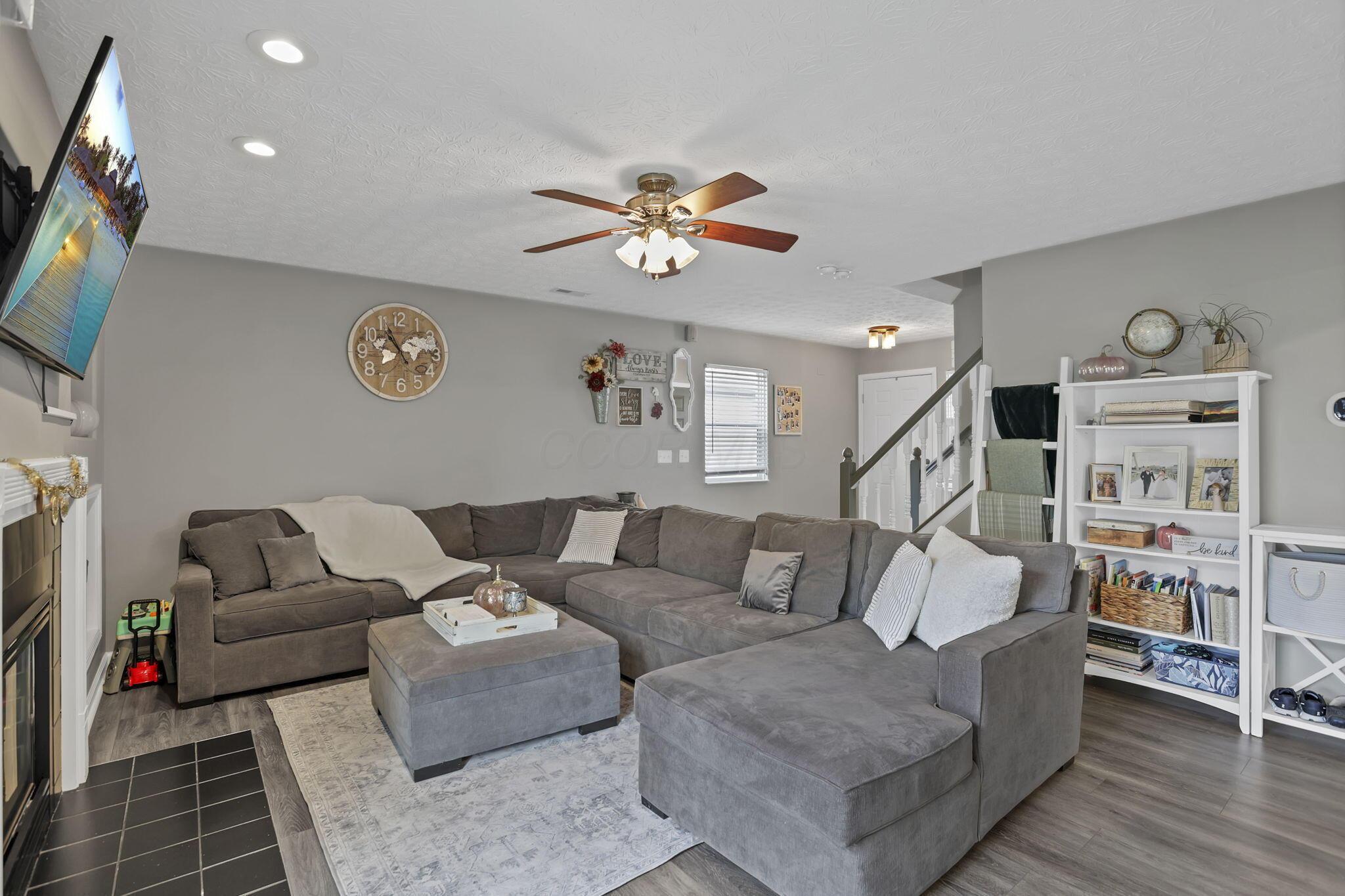 2161 Ripple Road Hilliard, OH 43026 - Photo 8 of 34 Living Room