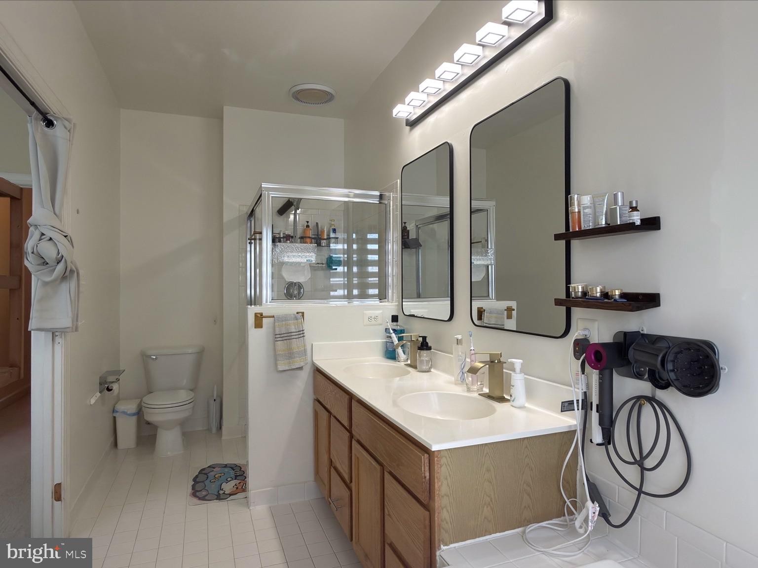 617 Highland Ridge Avenue Gaithersburg, MD 20878 - Photo 16 of 33 master bathroom