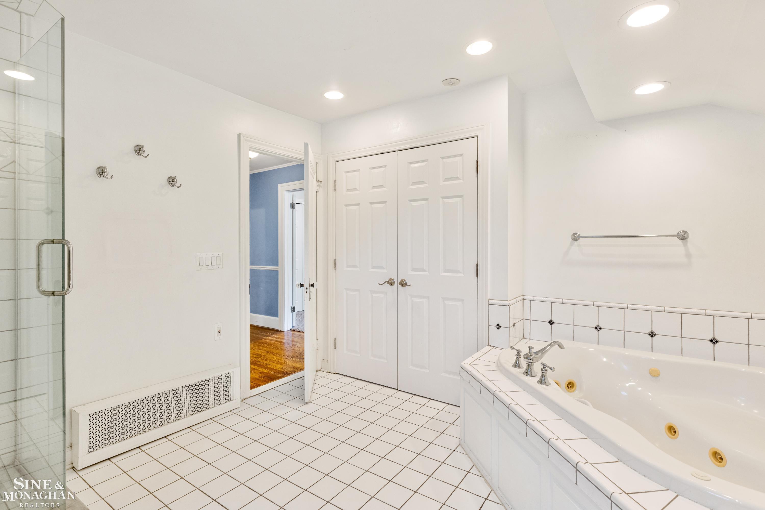 266 Merriweather Road Grosse Pointe Farms, MI 48236 - Photo 25 of 48