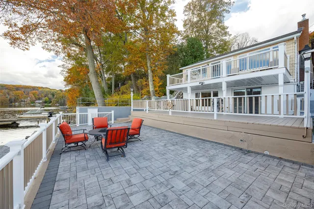 a outdoor view with a sitting space