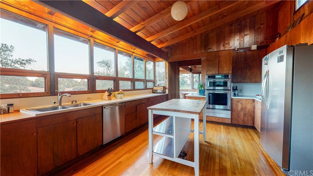 4669 Webb Canyon Road Claremont, CA 91711 - Photo 6 of 62 Kitchen - Main House