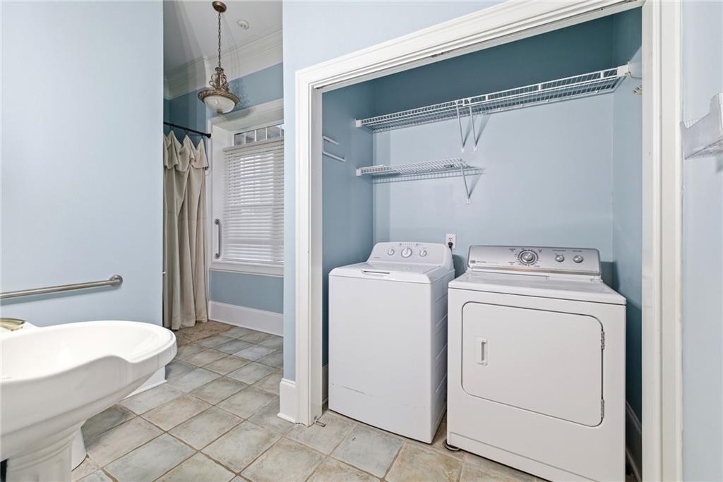 4337 Mountain View Road Oakwood, GA 30566 - Photo 29 of 84 a utility room with dryer and washer