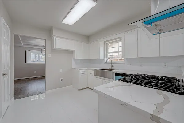 $3,500 | 5622 Valkeith Drive, Houston, TX 77096