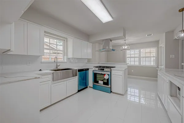 $3,500 | 5622 Valkeith Drive, Houston, TX 77096