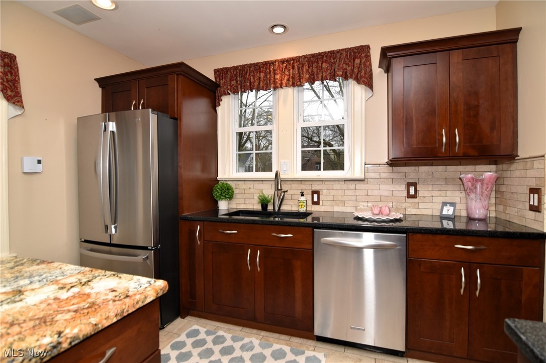 3053 Huntington Road Cleveland, OH 44120 - Photo 14 of 50