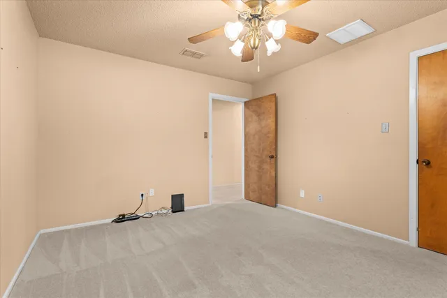 a view of utility room