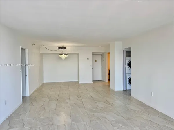 $2,800 | 20515 East Country Club Drive, Unit 246, Aventura, FL 33180