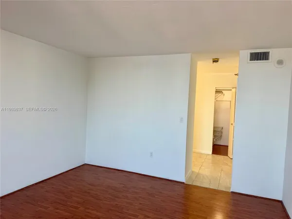 $2,800 | 20515 East Country Club Drive, Unit 246, Aventura, FL 33180