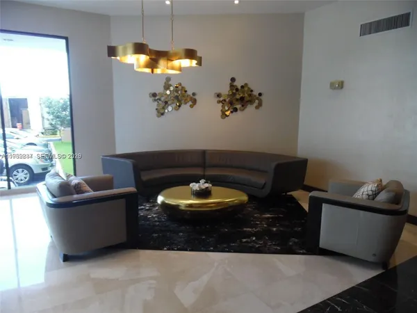 $2,800 | 20515 East Country Club Drive, Unit 246, Aventura, FL 33180