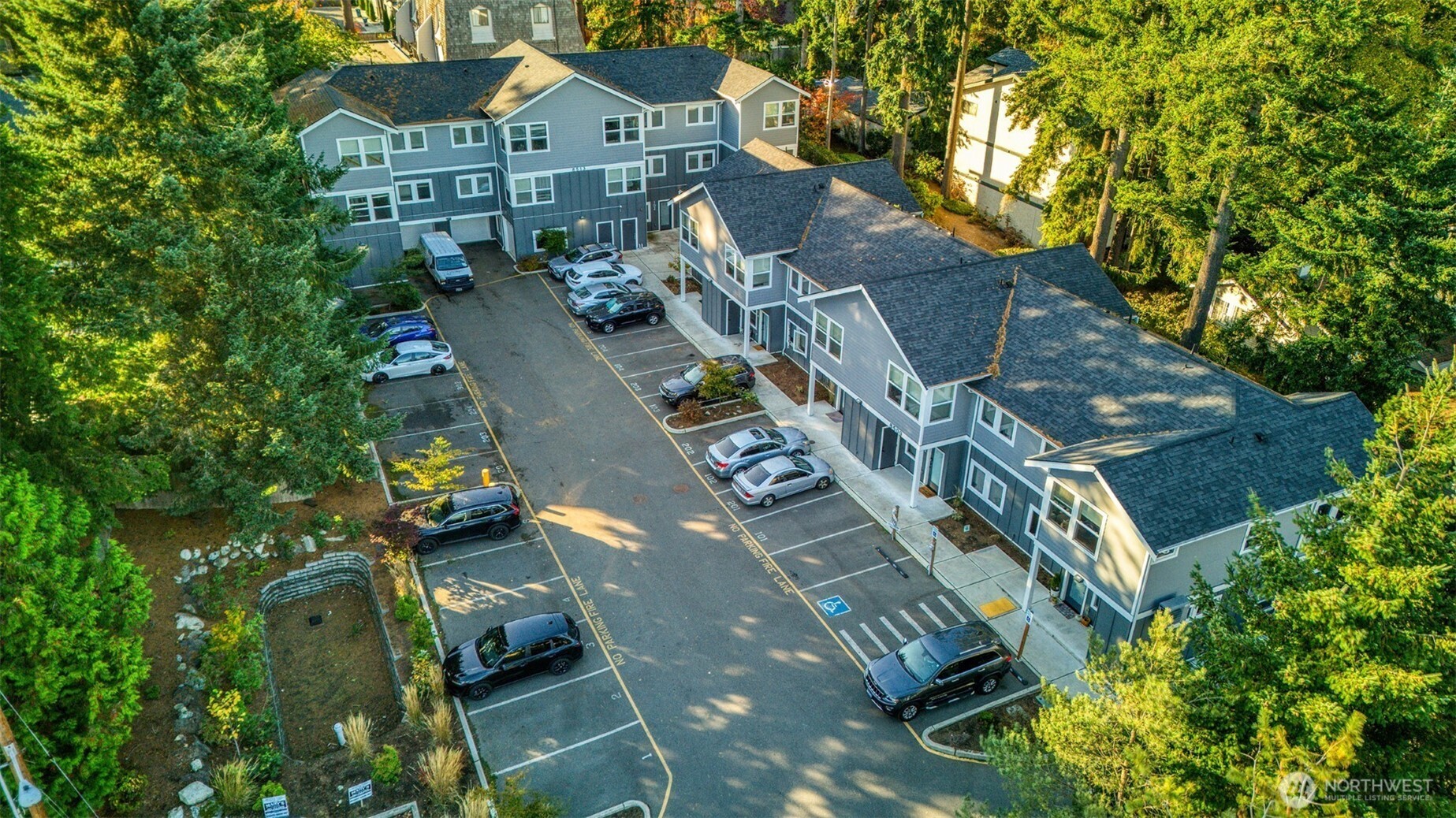 8509 244th Street Southwest Edmonds, WA 98026 - Photo 2 of 4