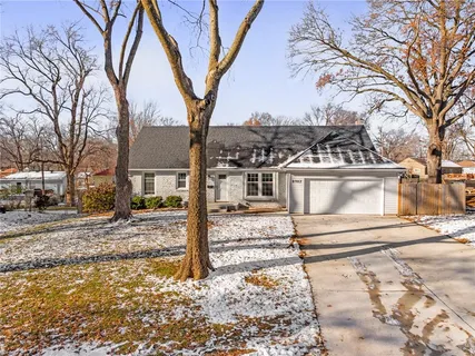 $425,000 | 8902 Mastin Street, Overland Park, KS 66212