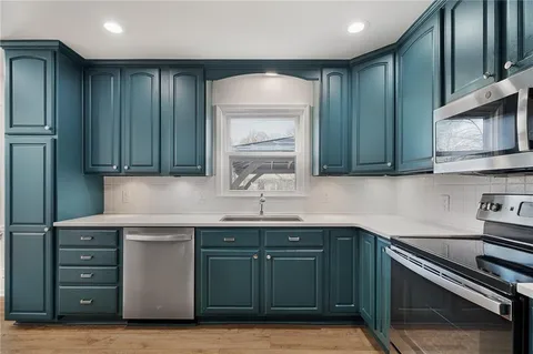 $425,000 | 8902 Mastin Street, Overland Park, KS 66212