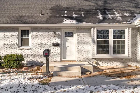 $425,000 | 8902 Mastin Street, Overland Park, KS 66212