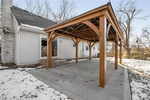 $425,000 | 8902 Mastin Street, Overland Park, KS 66212