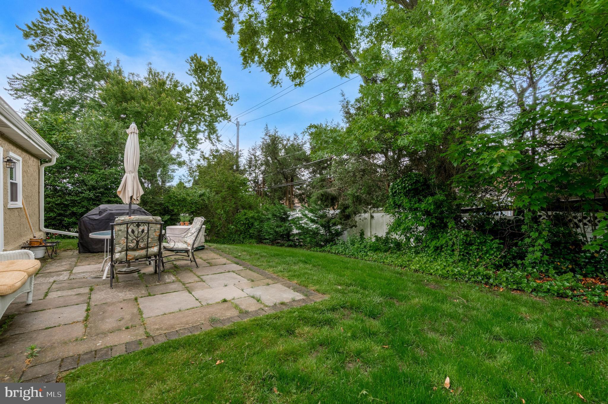144 Signal Road Drexel Hill, PA 19026 - Photo 20 of 22 a view of a chairs and table in a yard