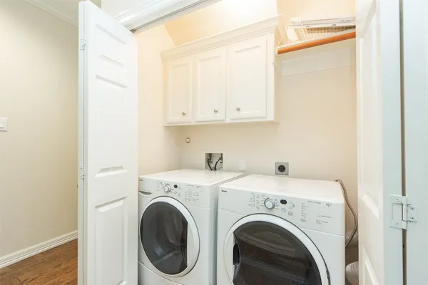 $3,200 | 6318 Elm Court, Bellaire, TX 77401