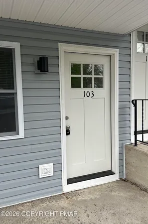 $1,300 | 1334 Dreher Avenue, Unit 103, Stroudsburg, PA 18360