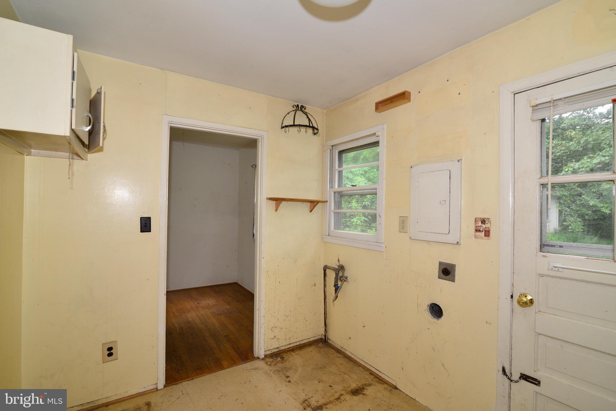 1808 Anderson Road Falls Church, VA 22043 - Photo 6 of 15 Kitchen