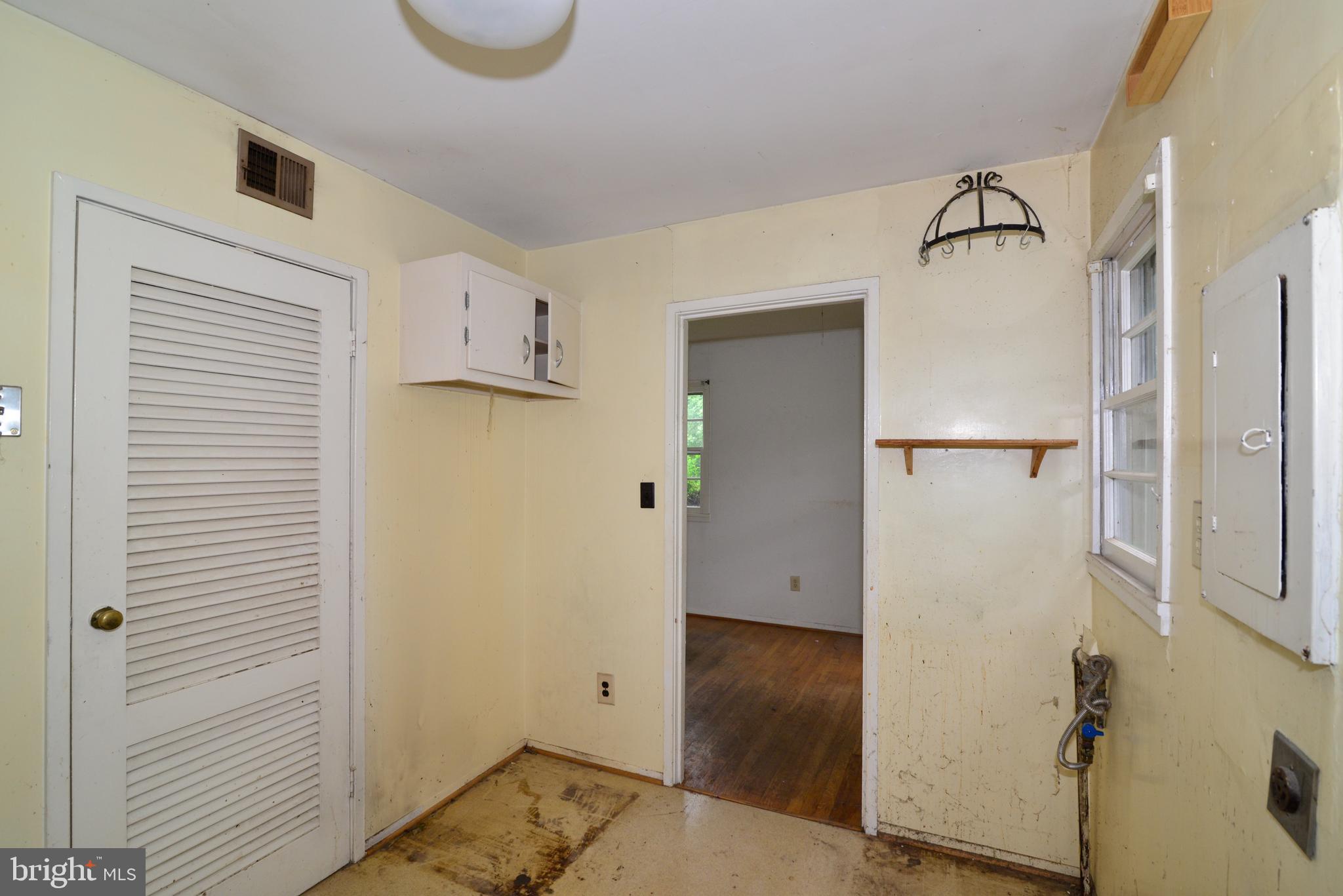 1808 Anderson Road Falls Church, VA 22043 - Photo 8 of 15 Kitchen