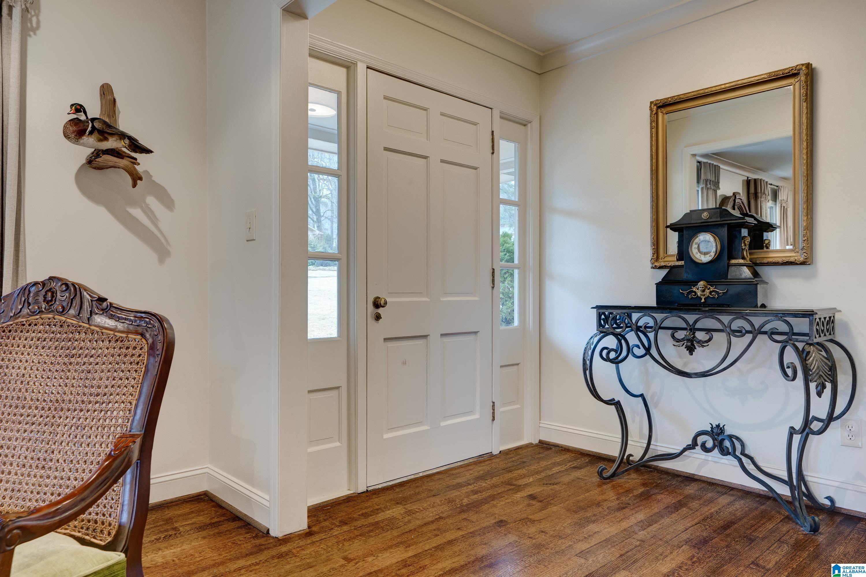 3769 North Woodridge Road Birmingham, AL 35223 - Photo 4 of 34