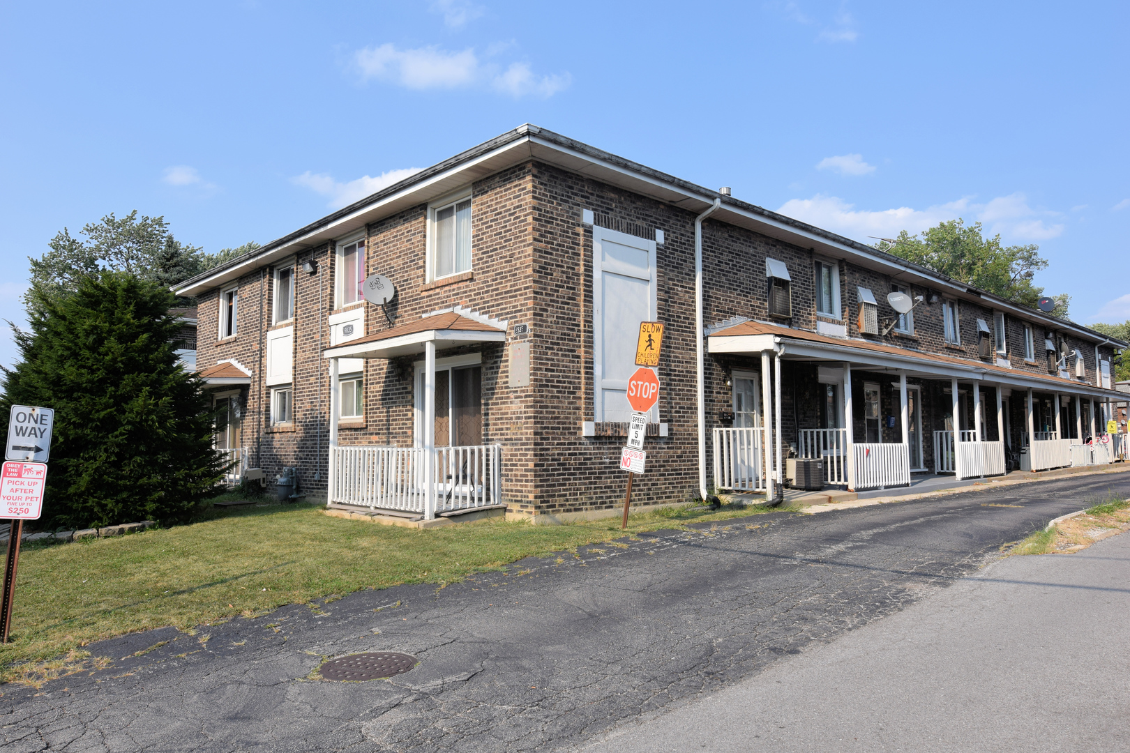 9835 South Harlem Avenue, Unit R Chicago Ridge, IL 60415 - Photo 1 of 15 Gallery Image 1