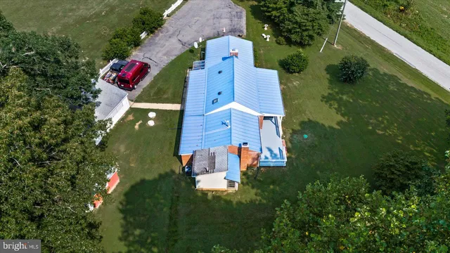 an aerial view of a house having outdoor space