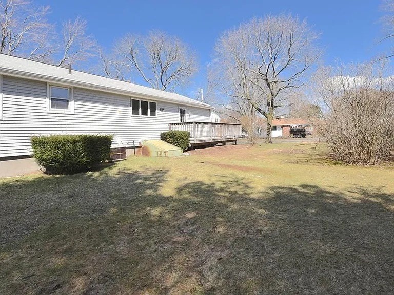35 Gleason Street Framingham, MA 01701 - Photo 14 of 17
