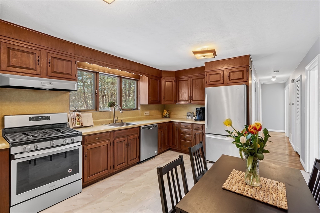35 Gleason Street Framingham, MA 01701 - Photo 5 of 17