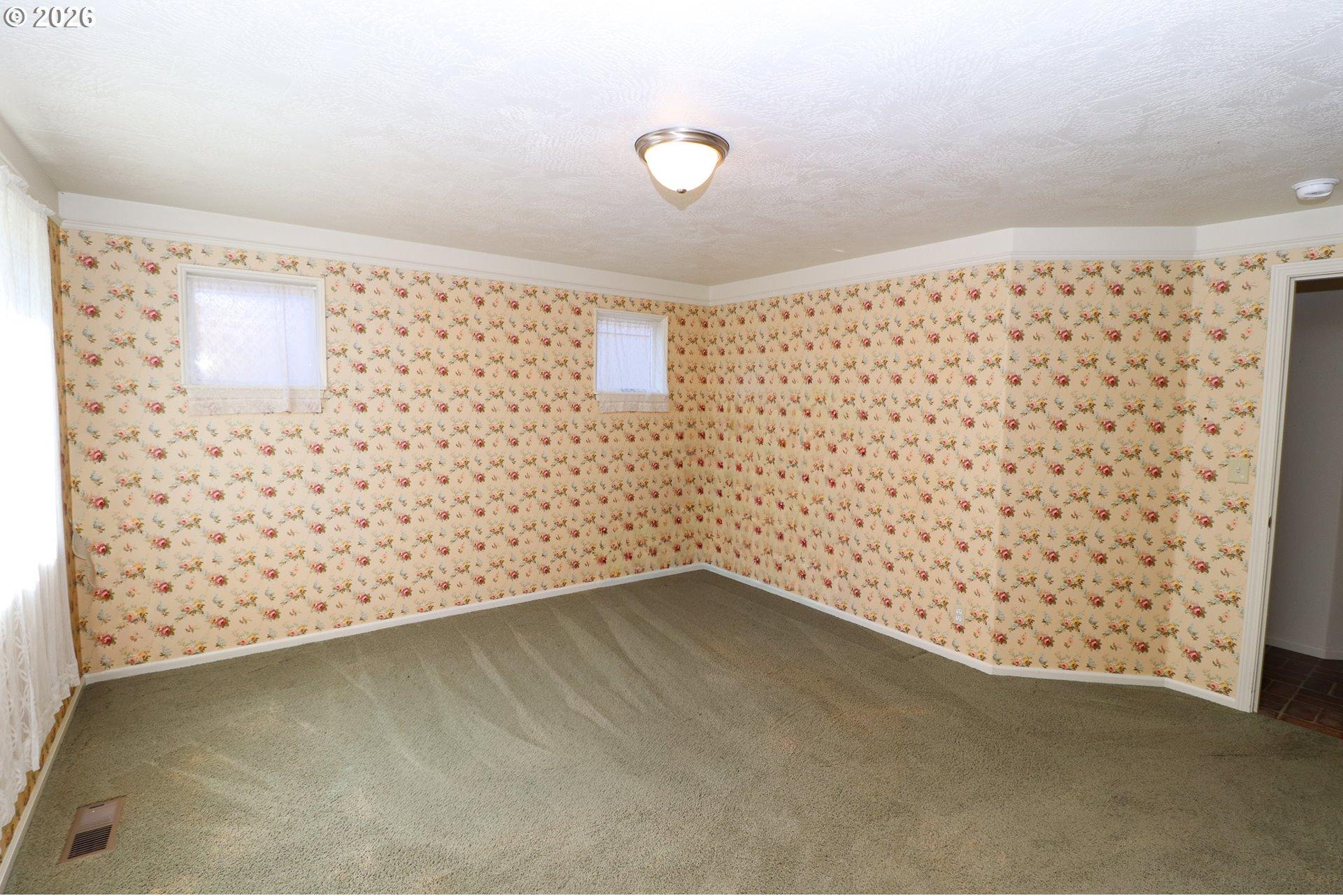631 Nicholas Drive Springfield, OR 97477 - Photo 19 of 43 Gallery Image 19
