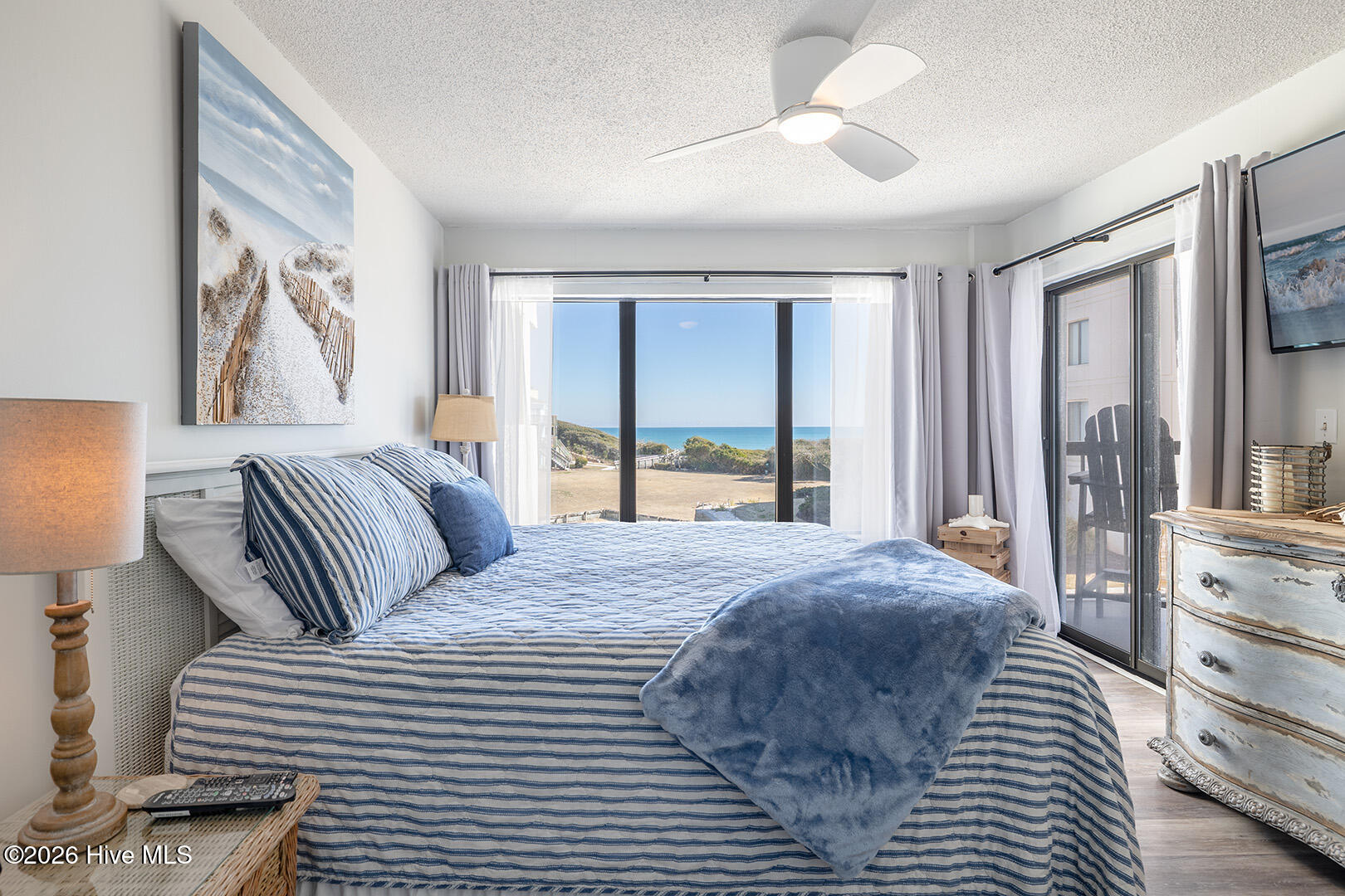 8801 Reed Drive, Unit 115W Emerald Isle, NC 28594 - Photo 18 of 30 Sound of the Sea W115 020 king with bath