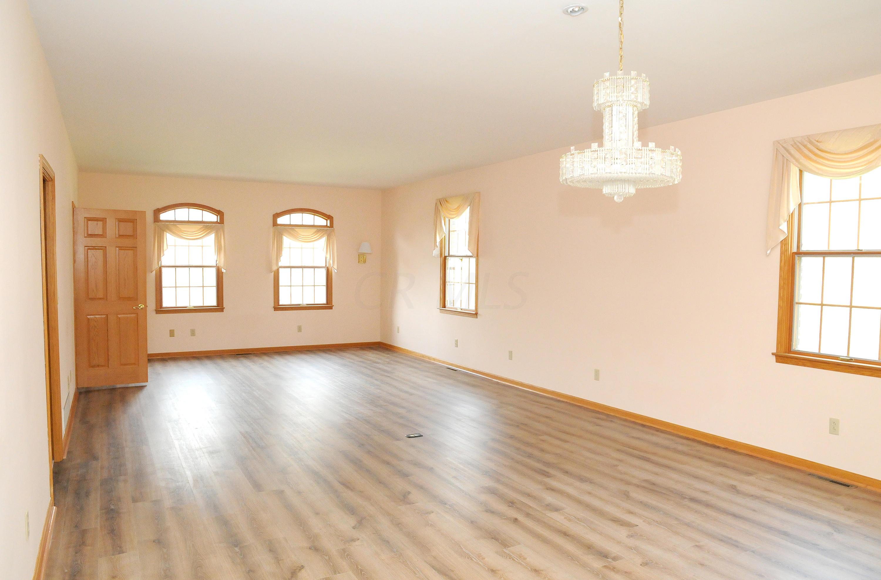 8800 Clinton Road Cambridge, OH 43725 - Photo 12 of 63