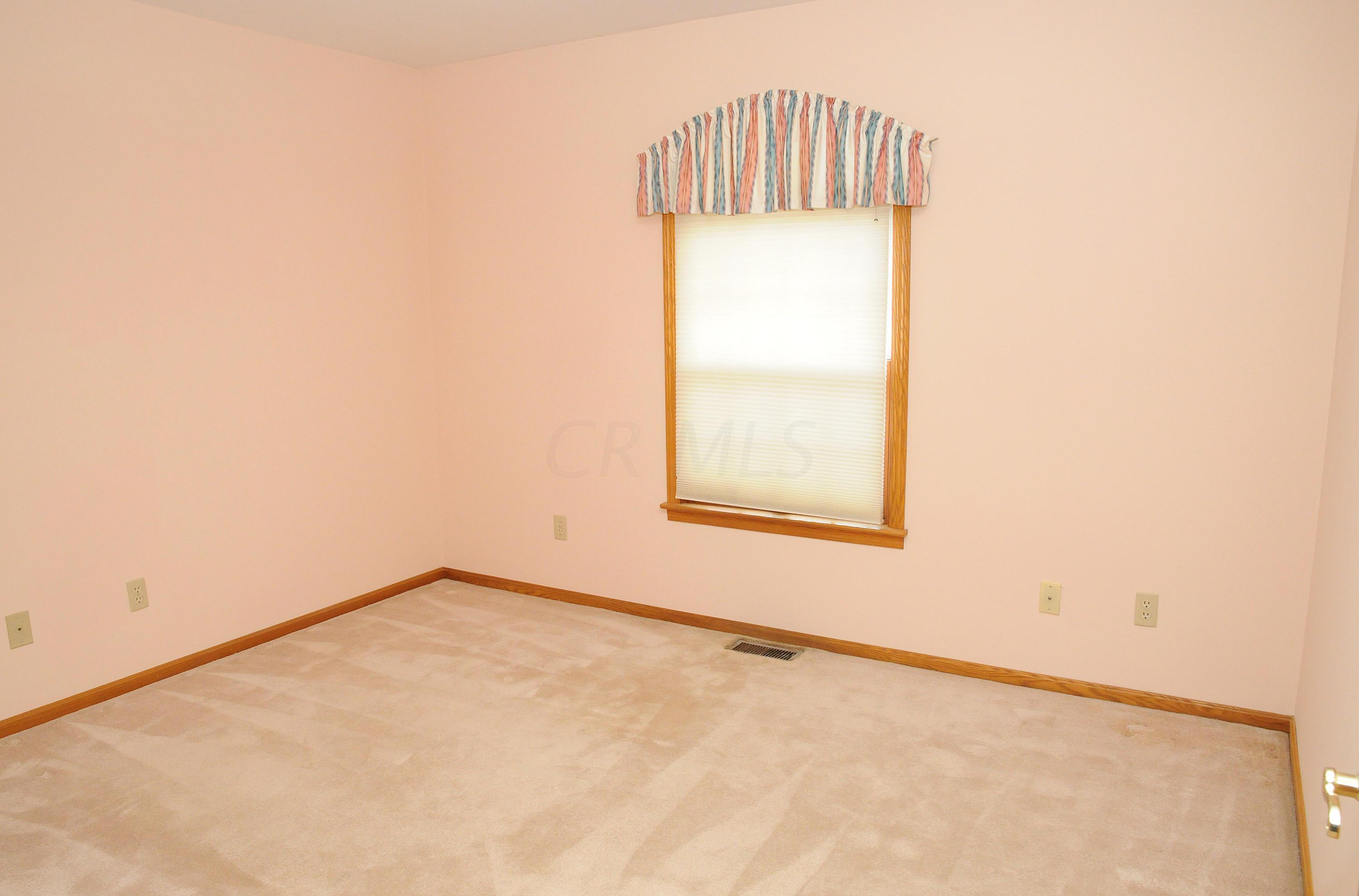 8800 Clinton Road Cambridge, OH 43725 - Photo 15 of 63